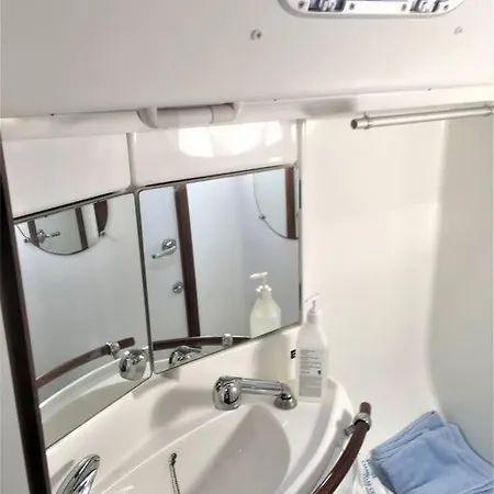 Crociere A Vela Ponza Con Barca Bnsail Botel *