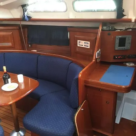 船屋 Crociere A Vela Ponza Con Barca Bnsail